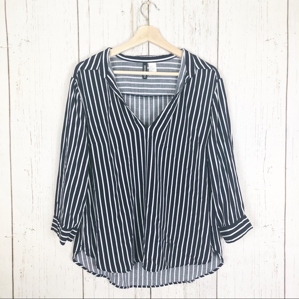 Divided Striped Quarter Sleeve Blouse